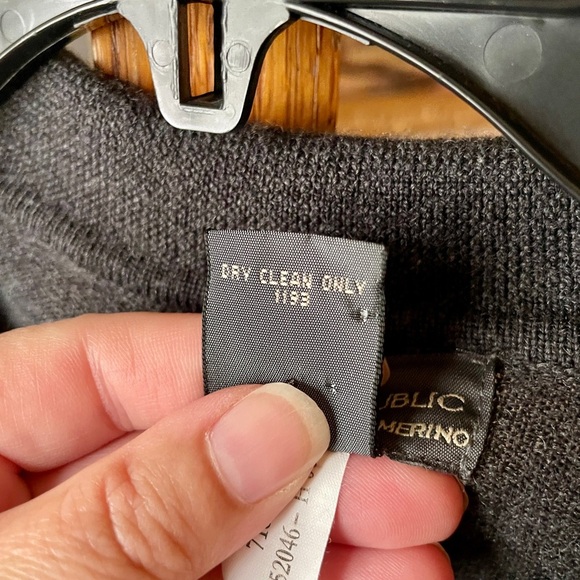 Banana Republic mens 100% extra fine Italian merino wool collared sweater L gray - Picture 8 of 8